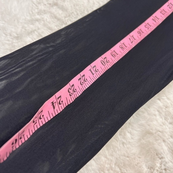 Fabletics black sheer leggings size medium - Picture 9 of 10